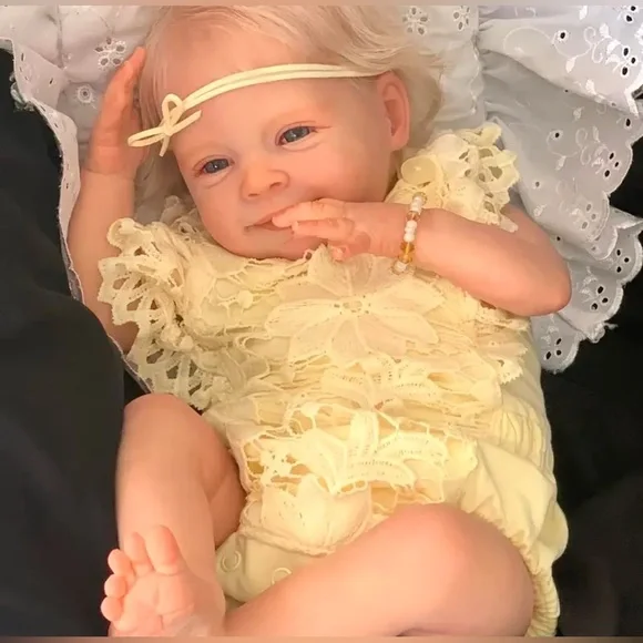 Infant Doll Reborn Hand Painted Poseable Real Lifelike Skin Infant Girl 🎉HP - Picture 2 of 8